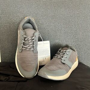 Amazon Essentials Gray and White Men's Sneakers